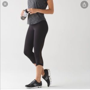 Lululemon Capri Leggings - Mesh on the side
